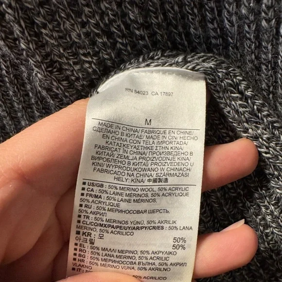 Banana Republic Oversized Italian Wool Turtleneck Sweater - Picture 2 of 5